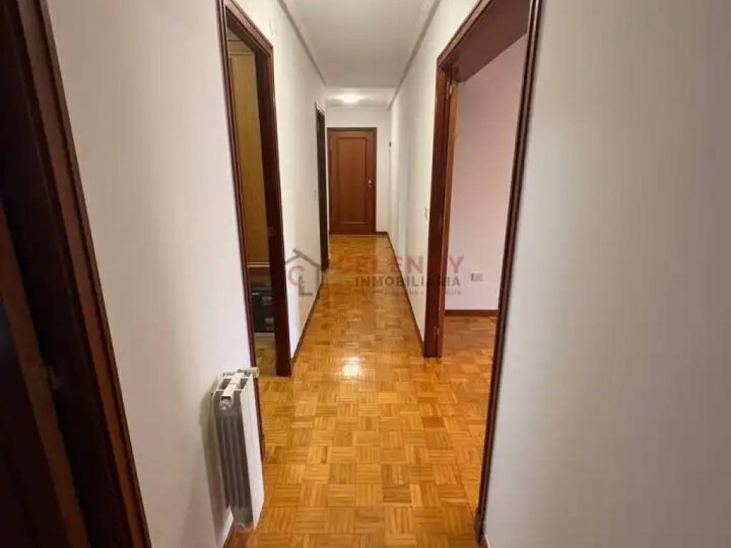 Piso de 90 m² en Ourense