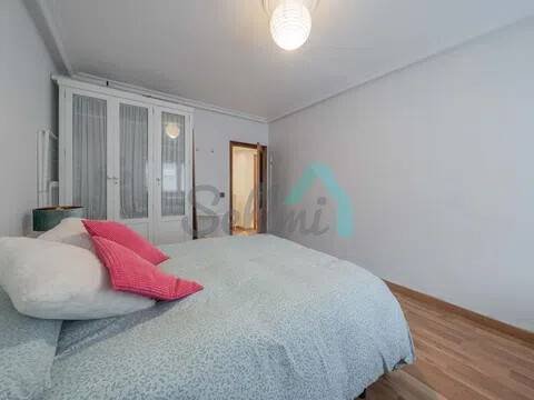 Piso de 96 m² en Oviedo