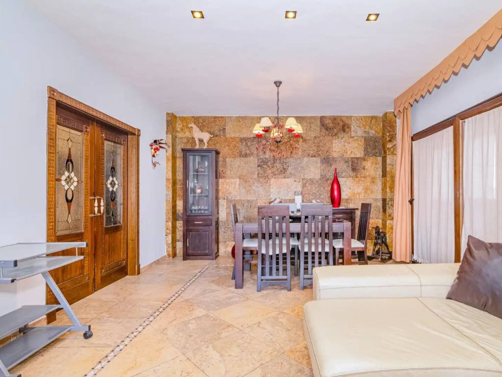 Casa de 350 m² a Las Gabias