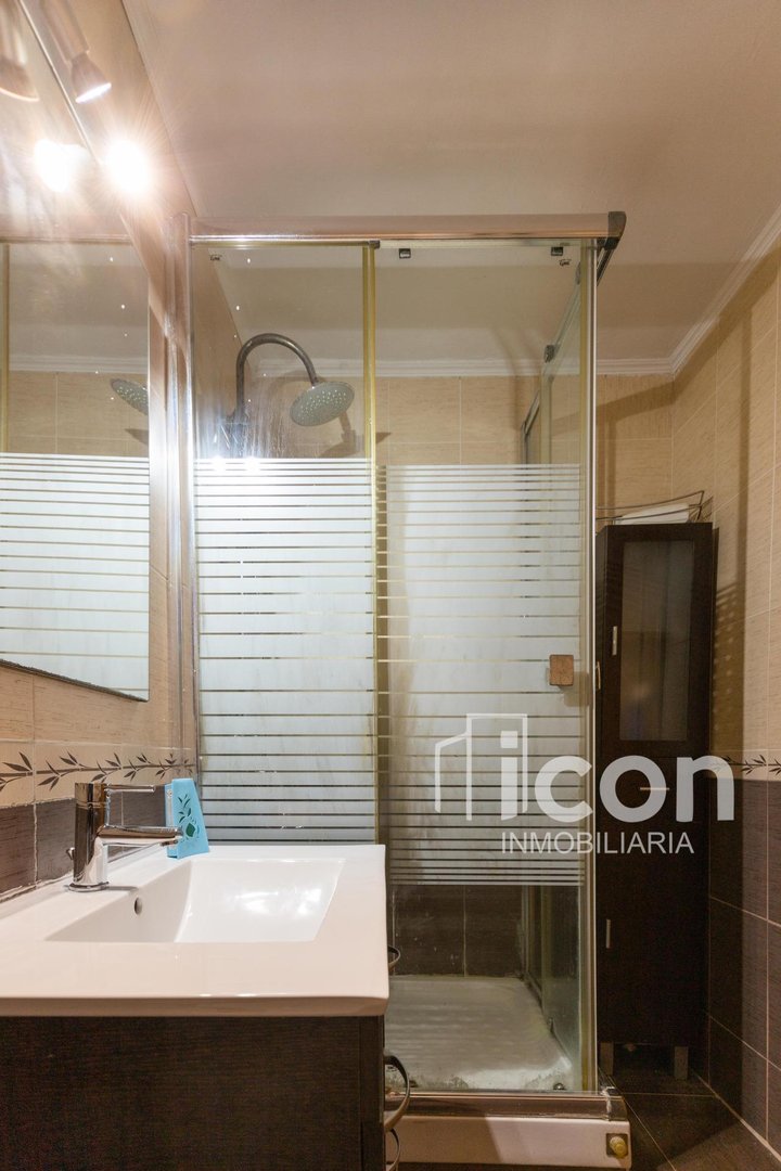 Room 97 m², València