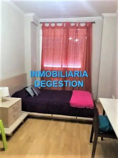 Piso de 105 m² en Linares
