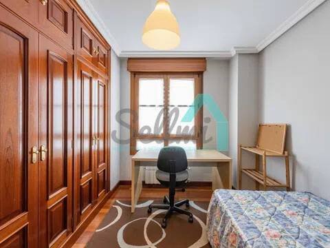 Piso de 100 m² en Oviedo