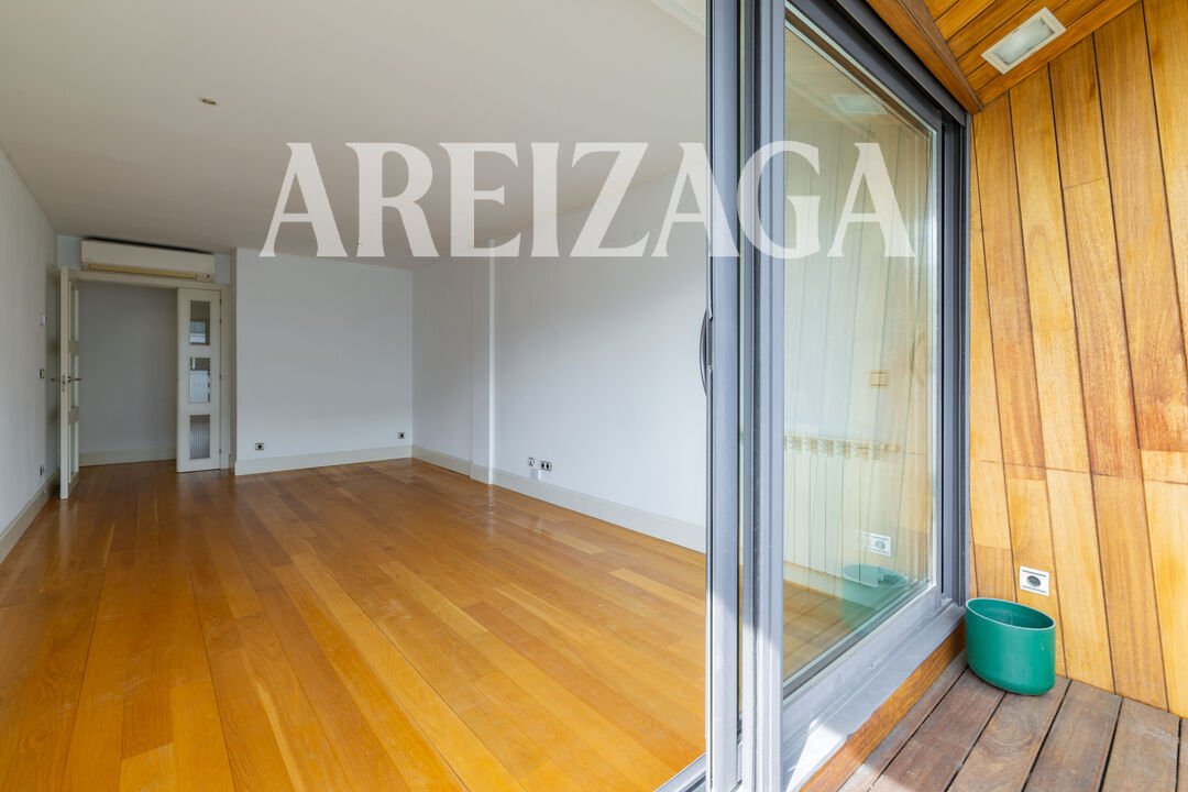 Piso de 85 m² en San Sebastián