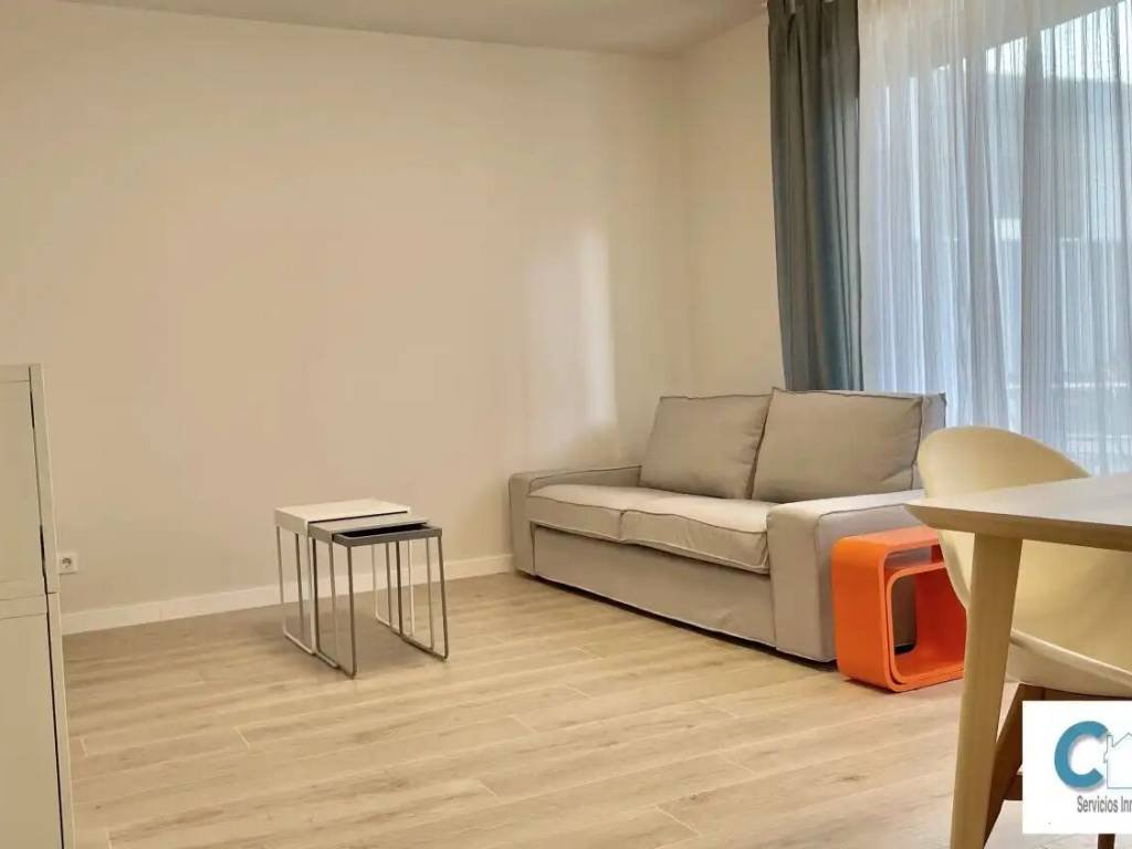Piso de 80 m² en Pamplona