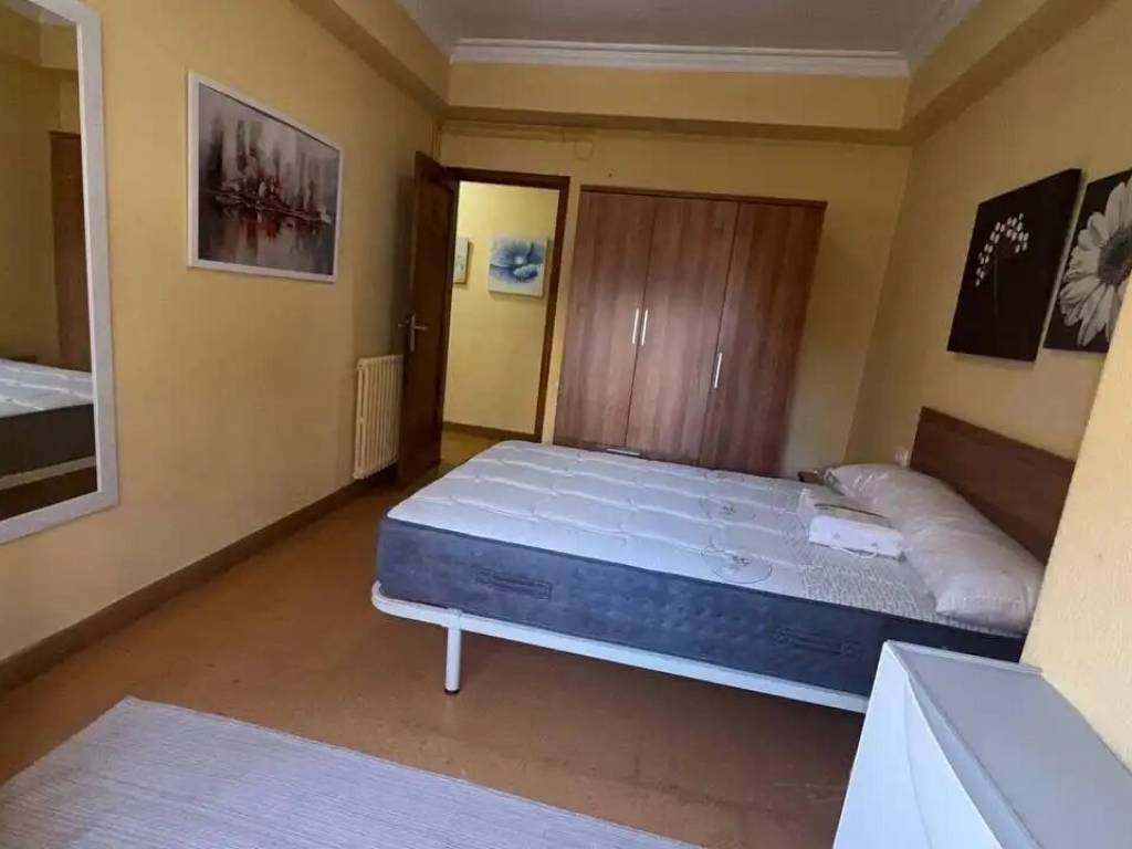 Piso de 95 m² en Ourense