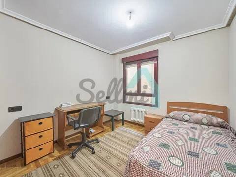 Piso de 70 m² en Oviedo