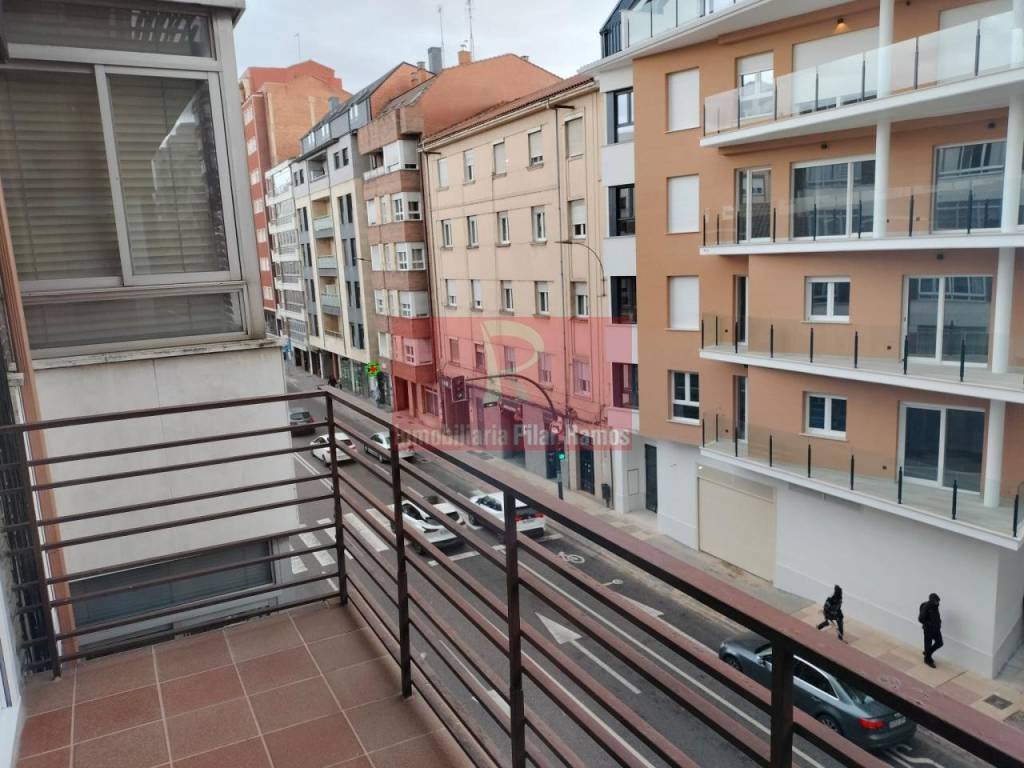Pis de 70 m² a Lleó