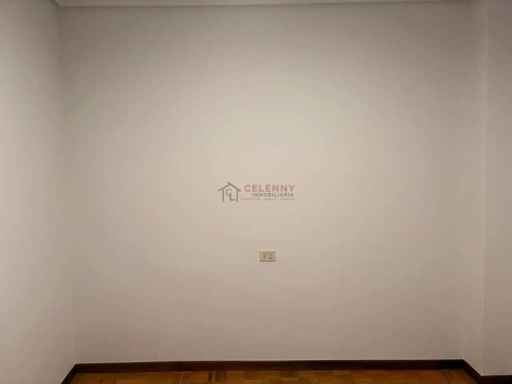 Piso de 90 m² en Ourense
