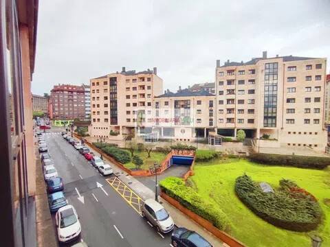 Piso de 113 m² en Oviedo