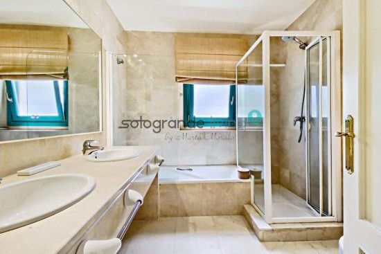 Pis de 192 m² a San Roque