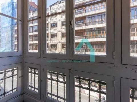 Piso de 146 m² en Oviedo