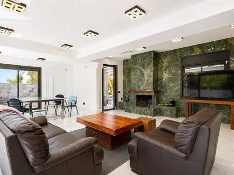 Casa de 350 m² en Castelldefels