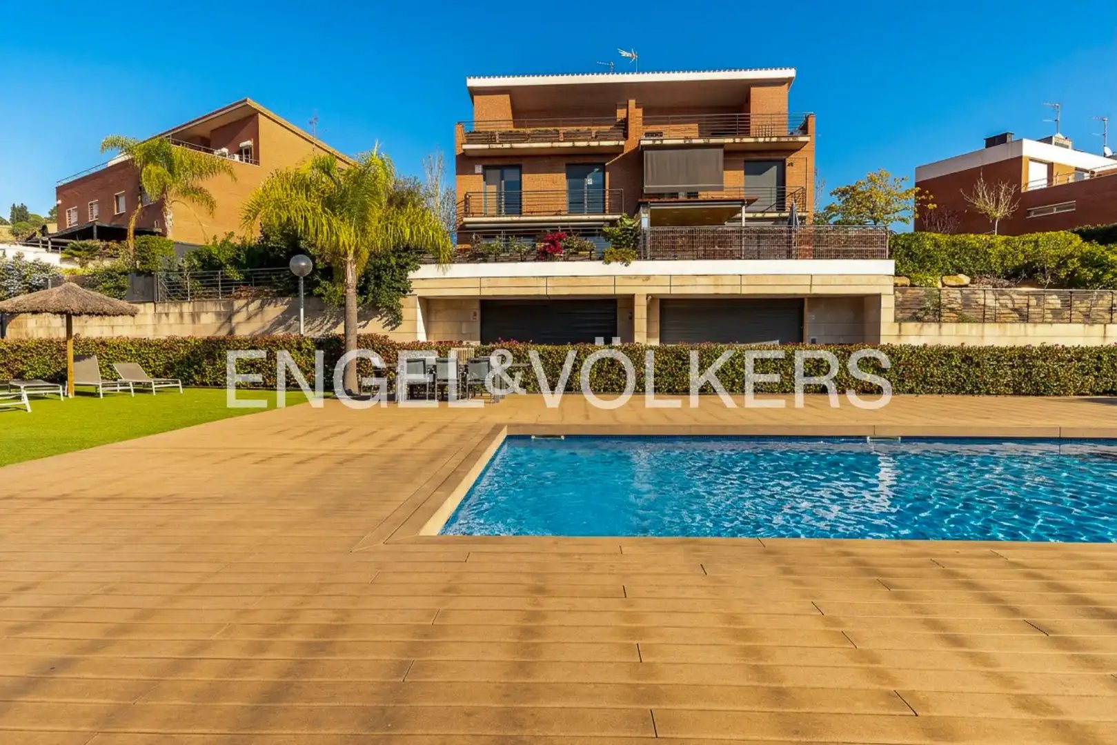 Casa de 305 m² a Tiana