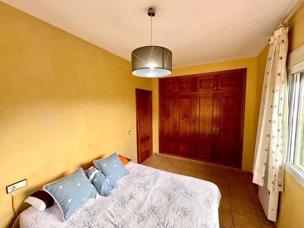 Casa de 150 m² en Jacarilla
