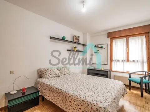 Piso de 87 m² en Oviedo