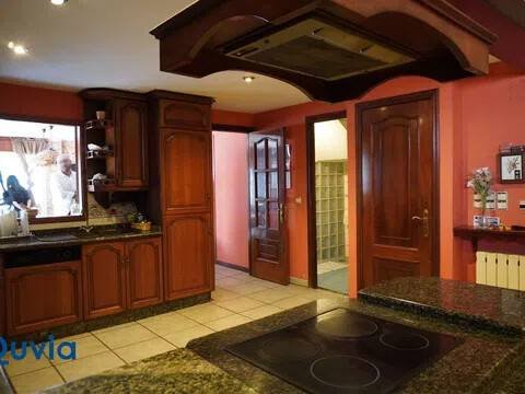 Habitación 260 m², Oleiros