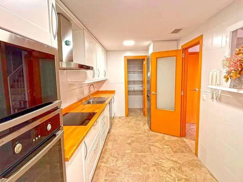 Casa de 151 m² a Tomares