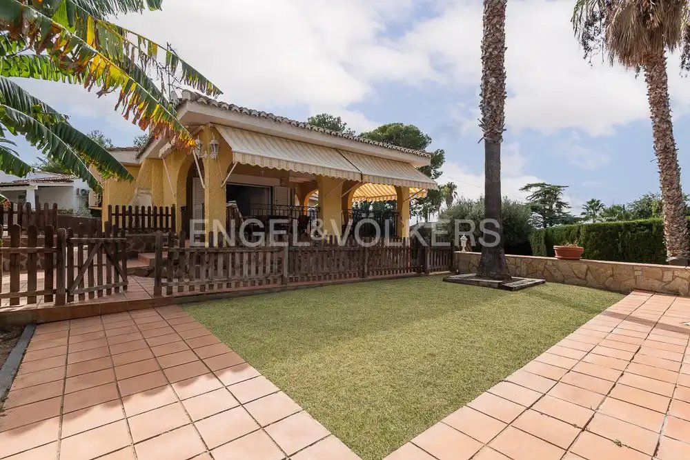 Casa de 250 m² a Nàquera