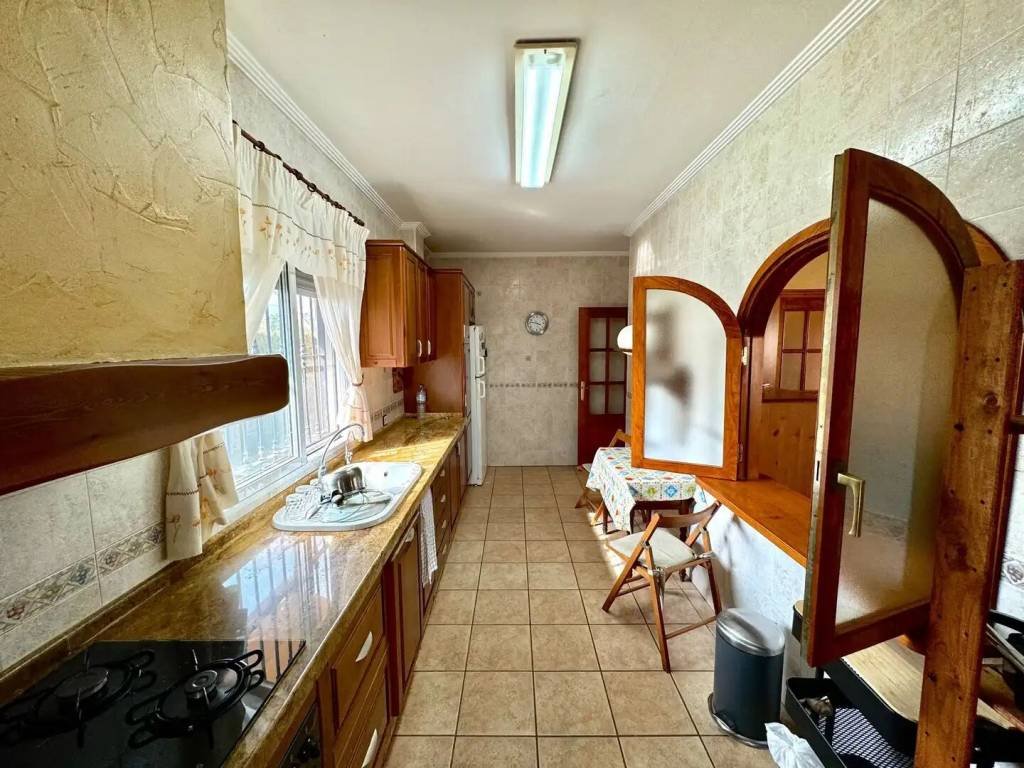 Casa de 150 m² en Jacarilla