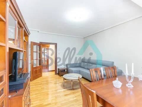 Piso de 104 m² en Oviedo