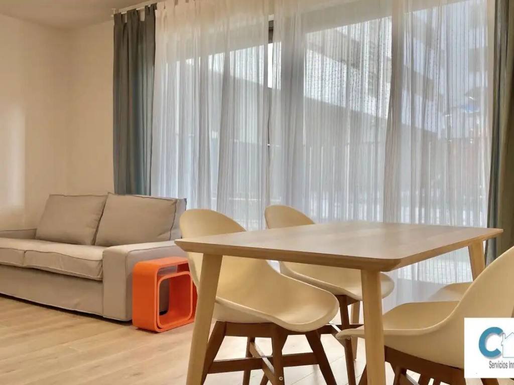 Piso de 80 m² en Pamplona