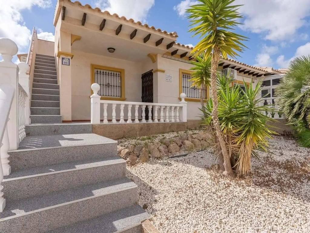 Casa de 61 m² a Oriola