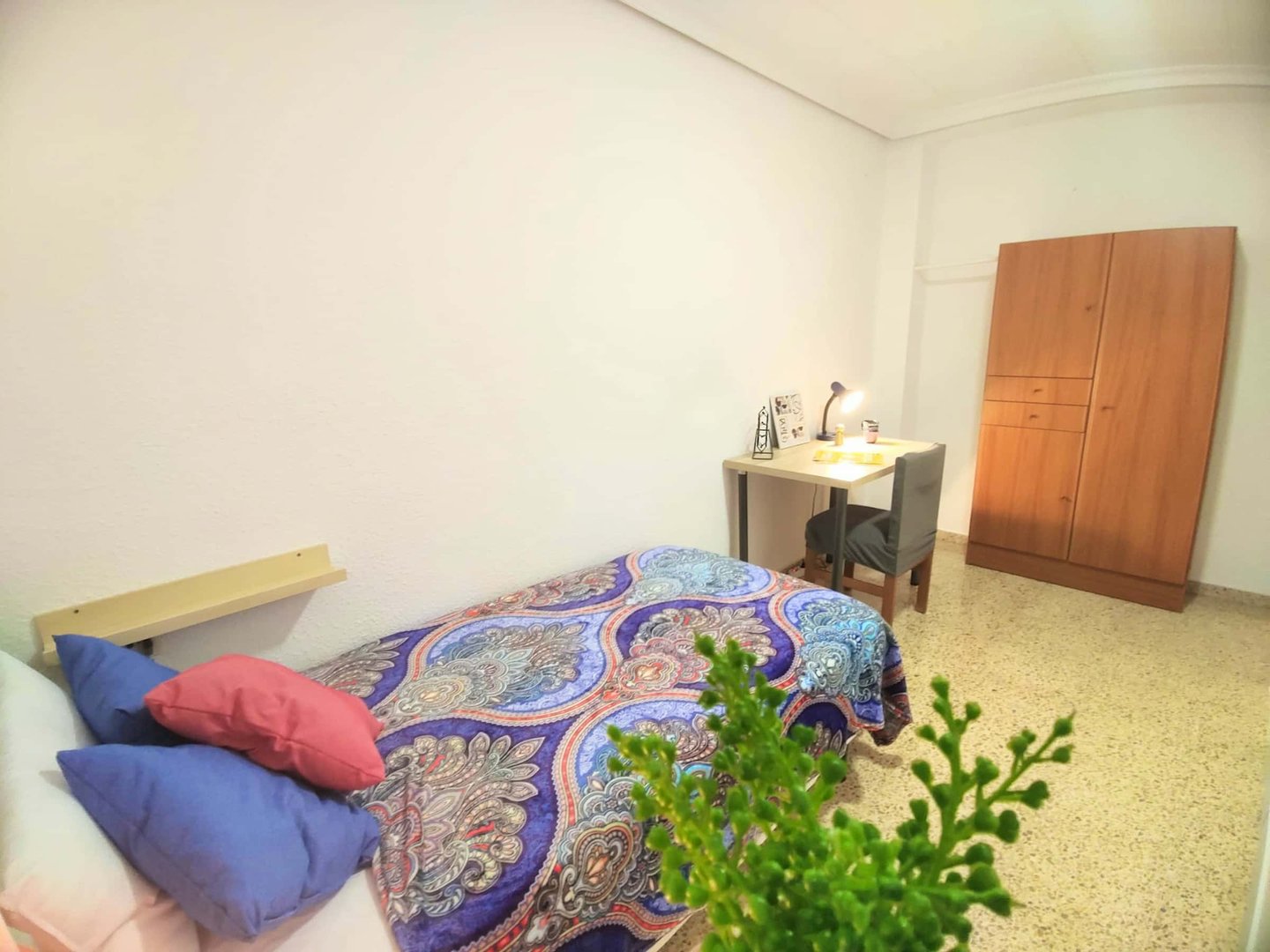 Habitació de lloguer, Burjassot