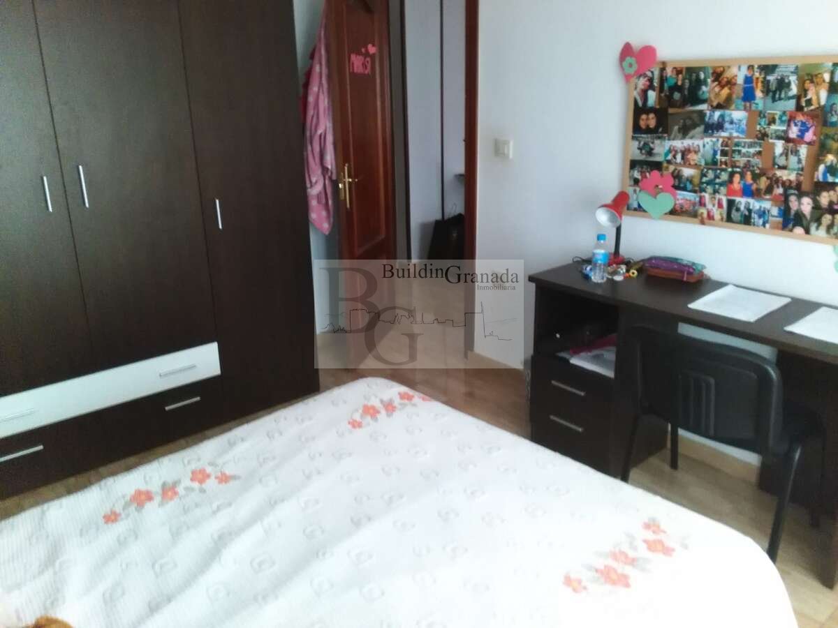Piso de 90 m² en Granada