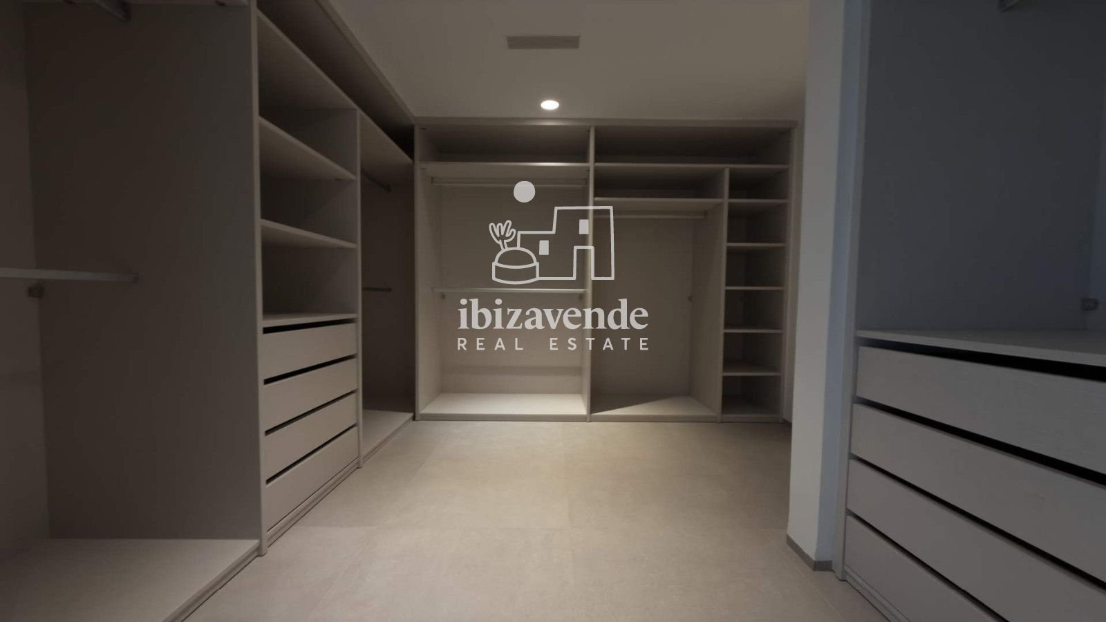 Дом 595 м² в Santa Eulària des Riu