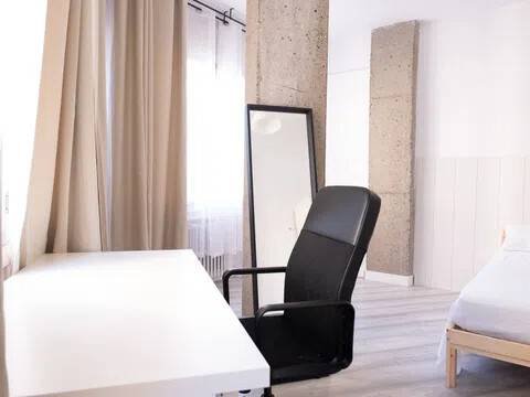 Habitación 140 m², Lérida