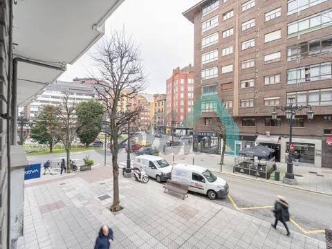 Piso de 80 m² en Oviedo