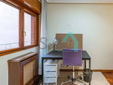 Piso de 131 m² en Oviedo