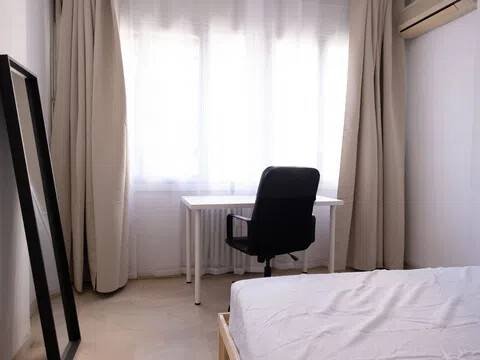 Habitación 140 m², Lérida