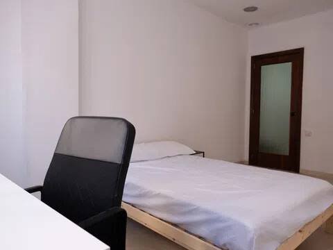 Habitación 140 m², Lérida