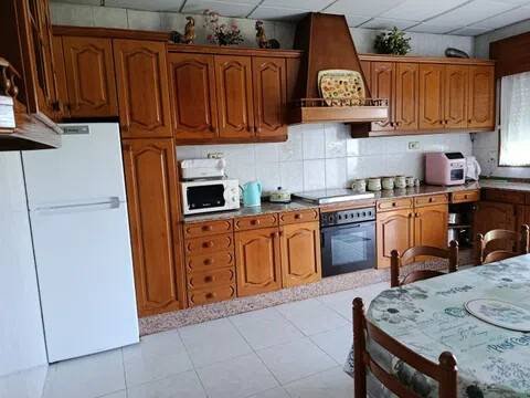 Casa de 80 m² en Oleiros