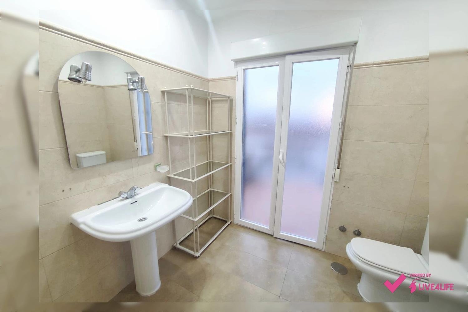 Habitación 310 m², Granada