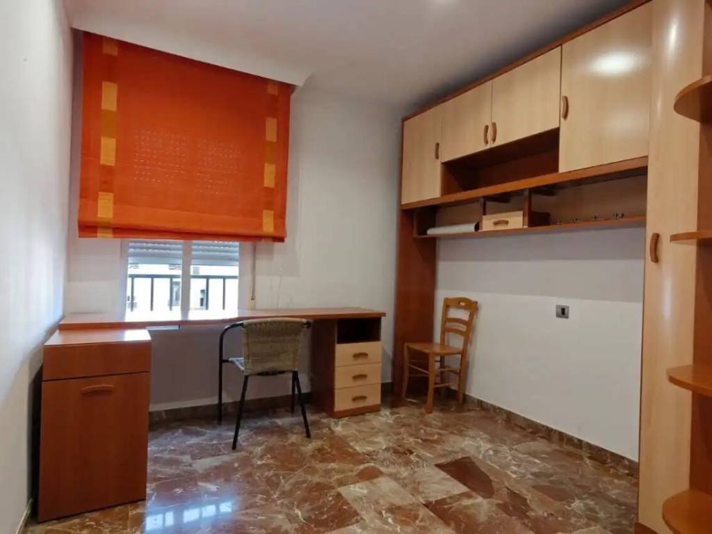 Piso de 100 m² en Granada