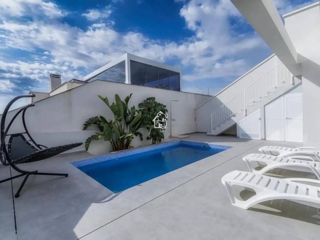 Casa de 400 m² en Los Montesinos