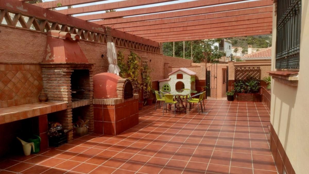 Piso de 150 m² en Almuñécar