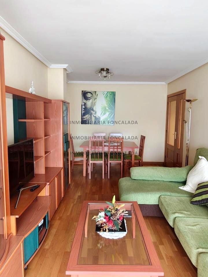 Piso de 80 m² en Oviedo