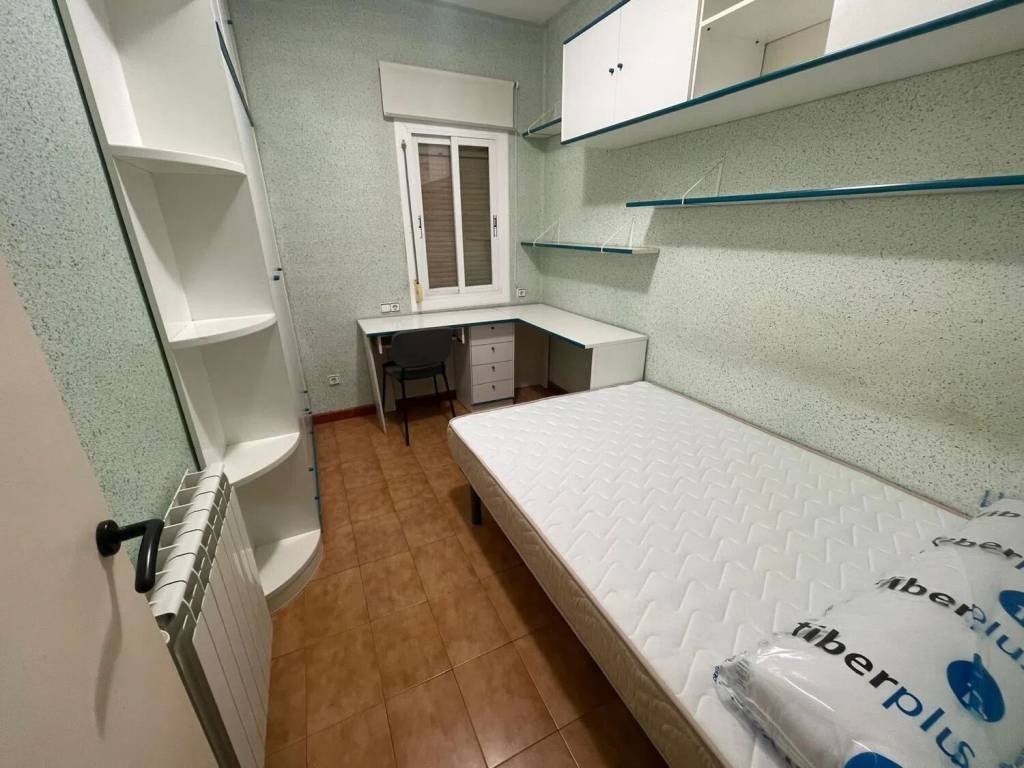 Habitación 130 m², Lérida