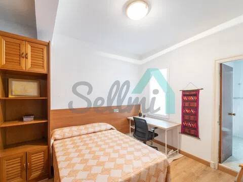Piso de 212 m² en Oviedo
