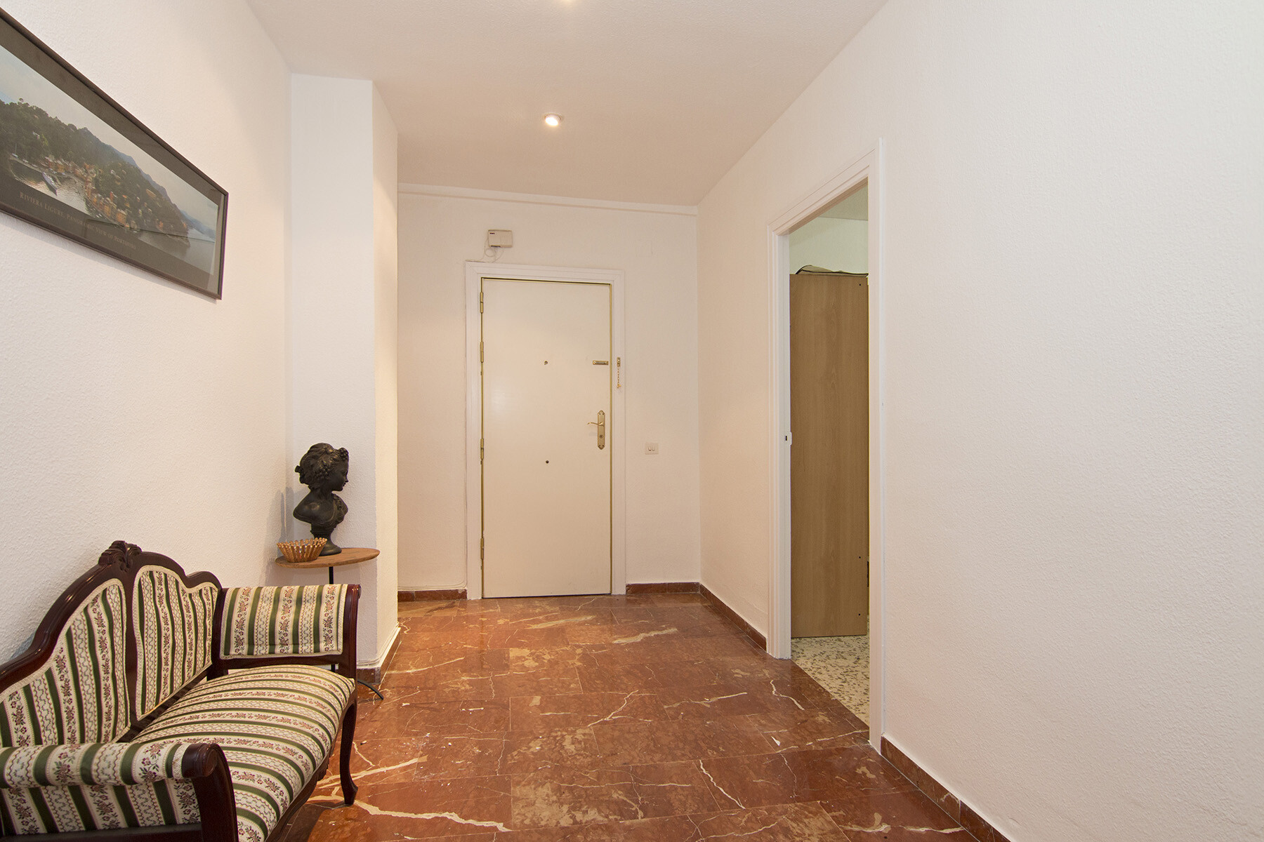Flat 140 m² in Granada