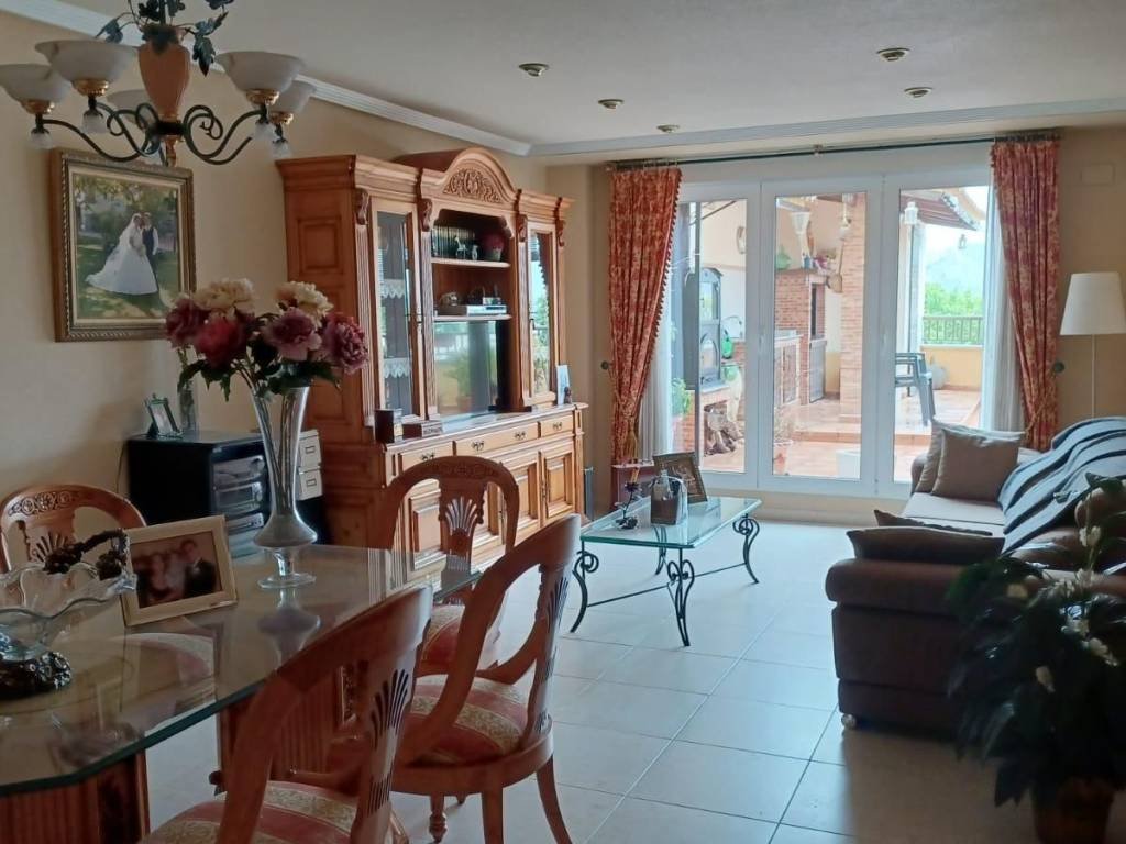 Casa de 220 m² a Petrer
