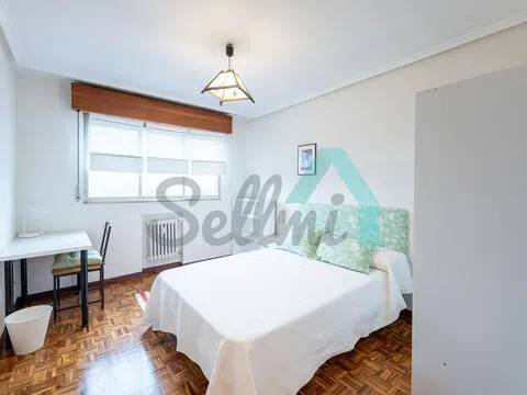 Piso de 140 m² en Oviedo