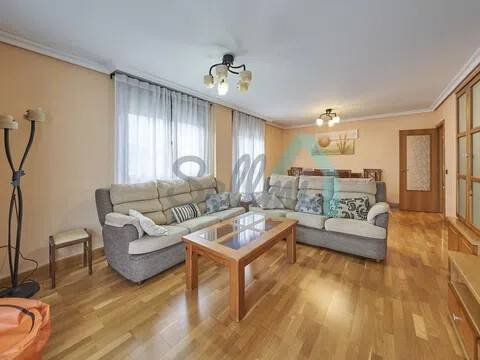 Piso de 132 m² en Oviedo