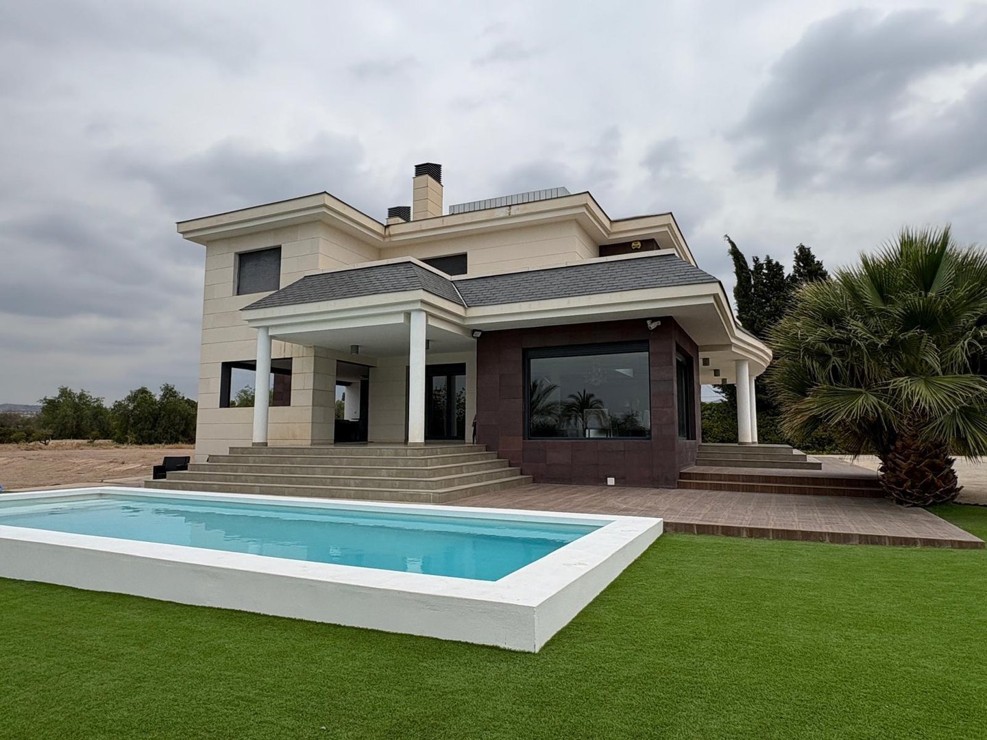 Casa de 318 m² en Elda