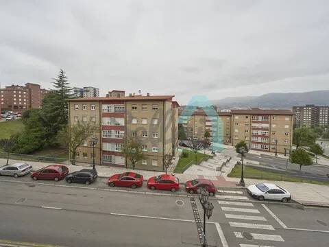 Piso de 80 m² en Oviedo