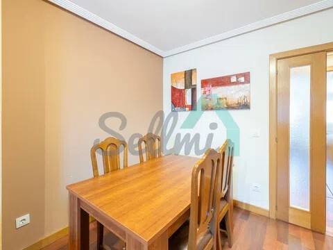 Piso de 103 m² en Oviedo