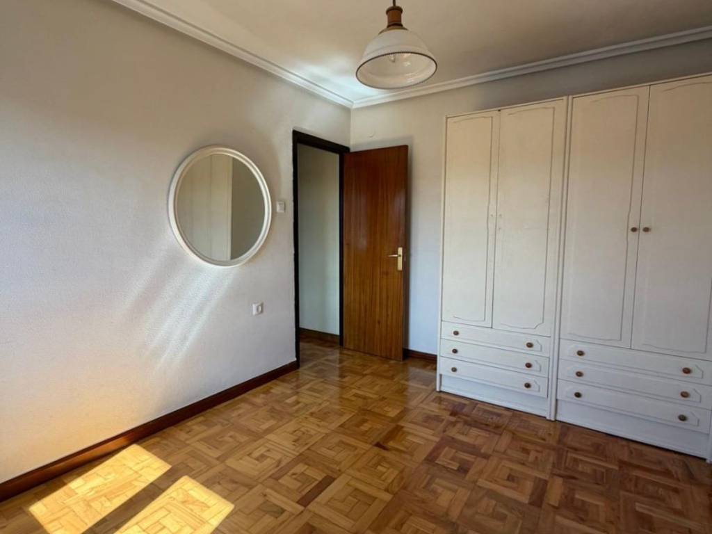 Pis de 75 m² a Oviedo